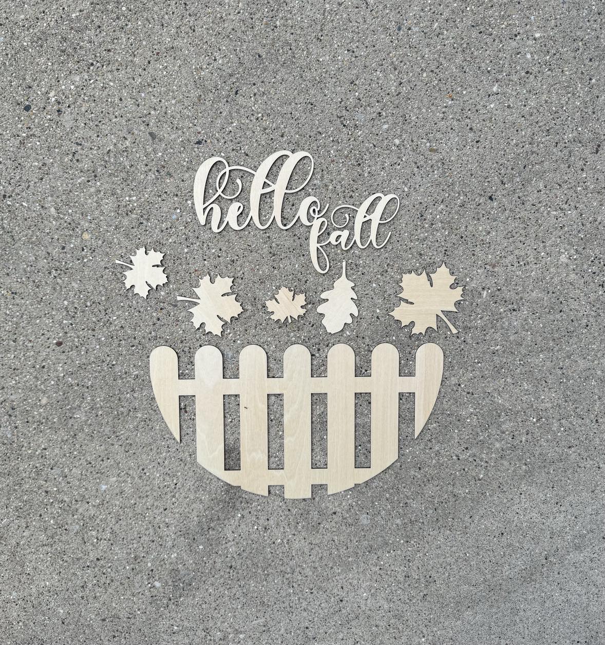 Hello Fall Fence with Leaves Round