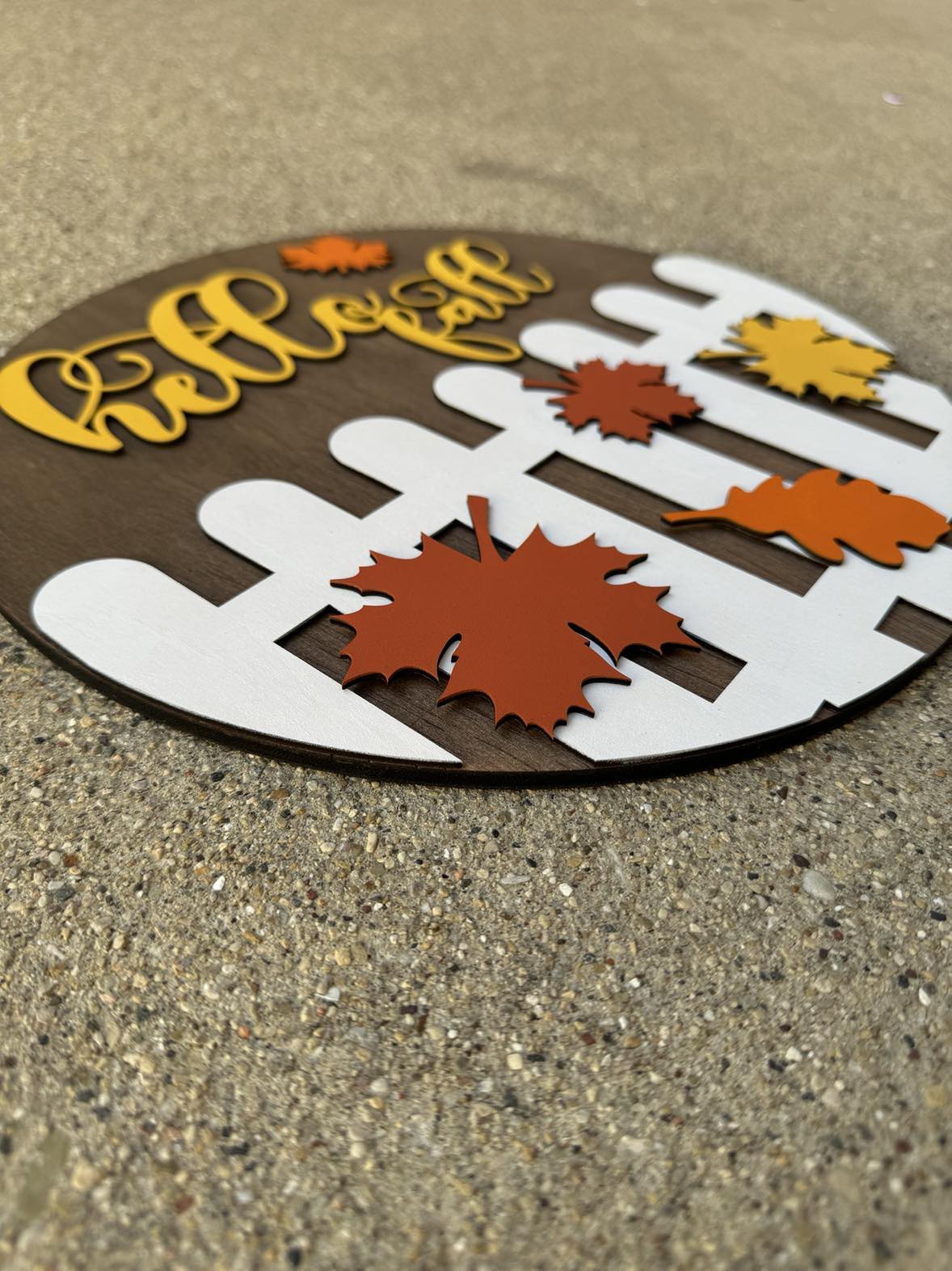 Hello Fall Fence with Leaves Round