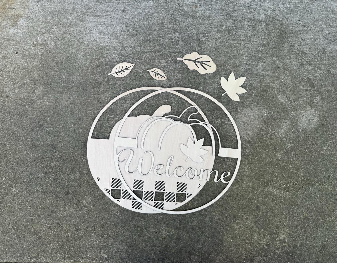 Plaid Pumpkin Welcome Round