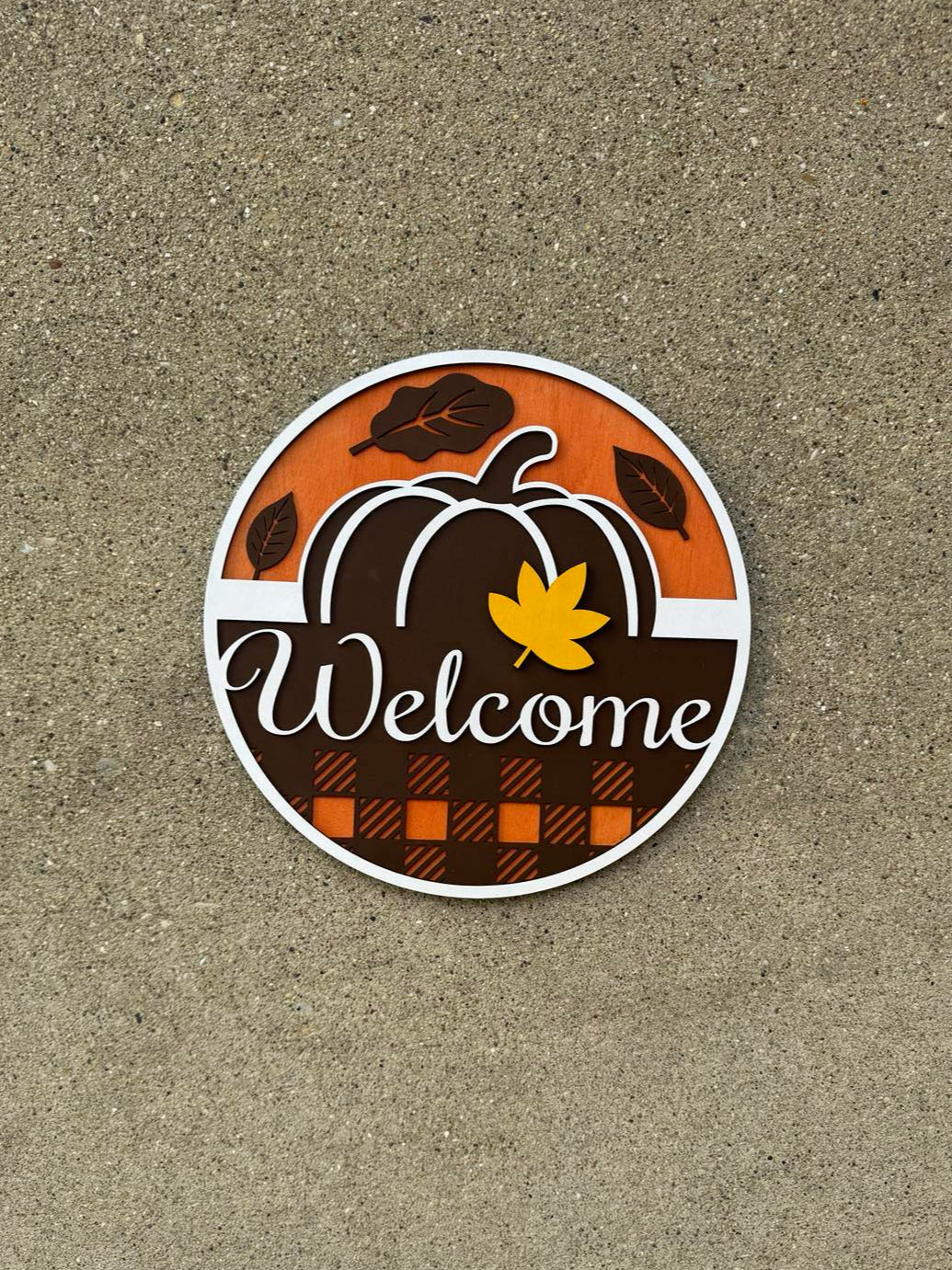 Plaid Pumpkin Welcome Round