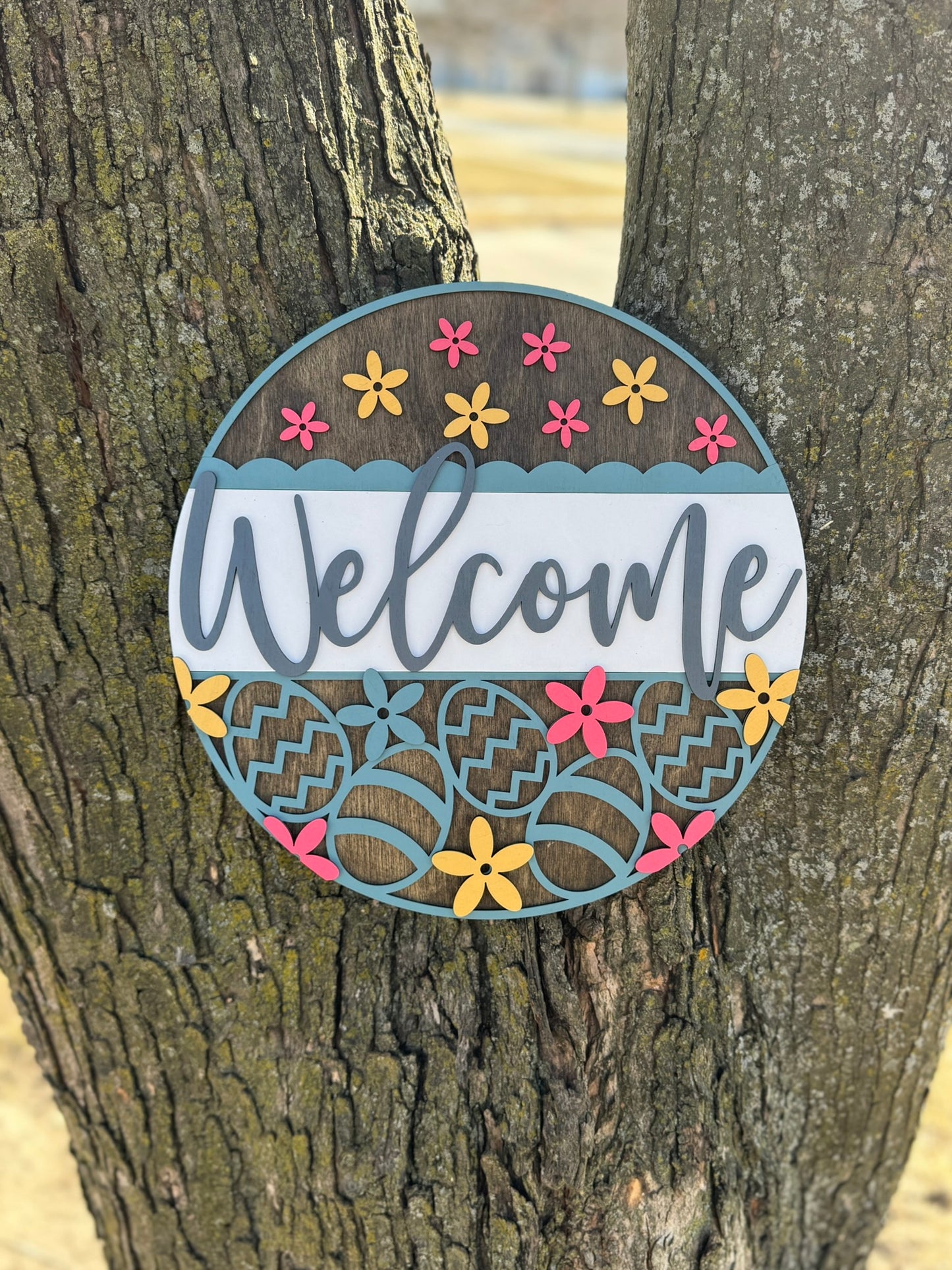 Welcome Easter Eggs Round